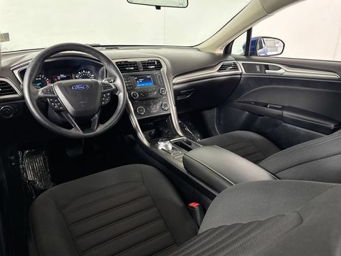 Used 2017 Ford Fusion SE FWD image 25