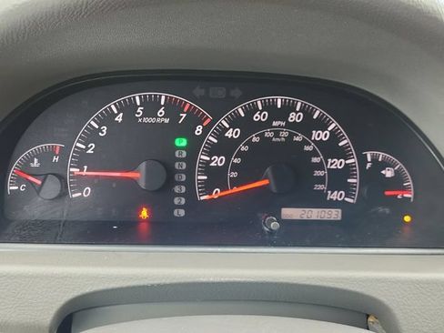 Used 2005 Toyota Camry LE FWD image 13