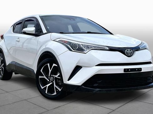 Used 2018 Toyota C-HR XLE image 3