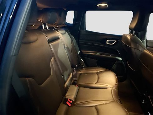 Used 2023 Jeep Compass Limited image 25