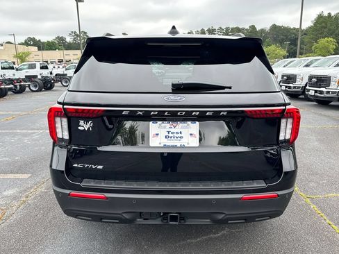New 2026 Ford Explorer Active RWD image 13