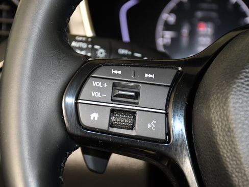 Certified 2023 Honda Pilot Touring image 20