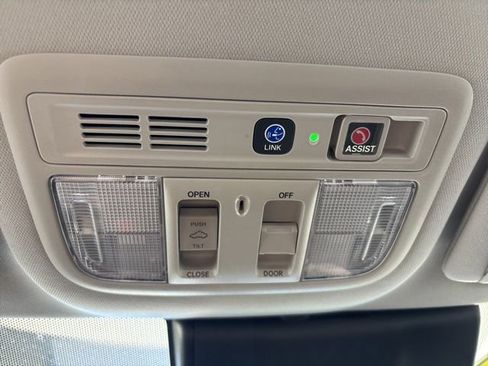 Used 2019 Honda Insight Touring image 13