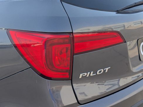 Used 2016 Honda Pilot Elite image 13