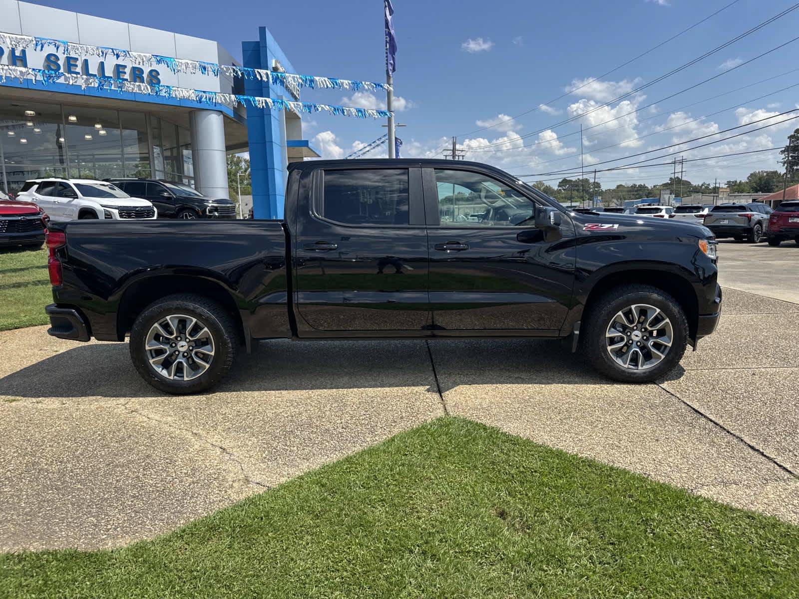 New 2026 Chevrolet Silverado 1500 RST w/ RST All Star Premium Package AWD/4WD image 6