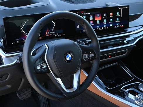 Certified 2025 BMW X5 xDrive40i w/ Premium Package image 12