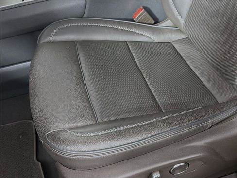 Used 2021 GMC Yukon XL Denali w/ Denali Premium Package image 21