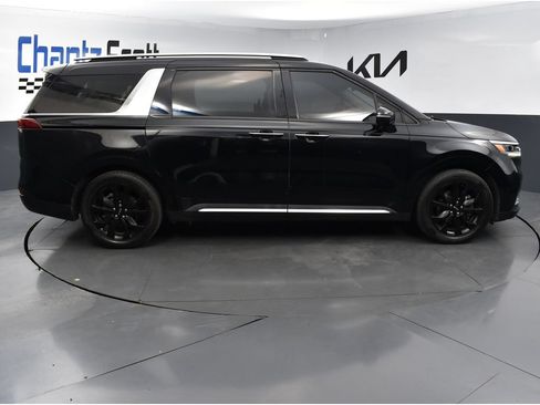 Used 2022 Kia Carnival SX FWD image 6