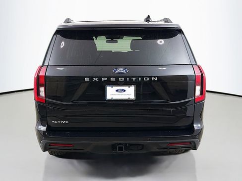 Used 2025 Ford Expedition Active AWD/4WD image 11