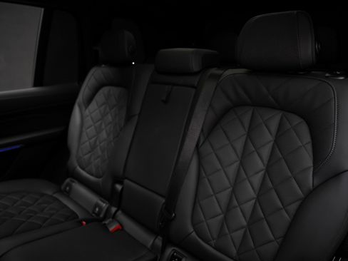 Used 2024 BMW X7 xDrive40i w/ M Sport Package AWD/4WD image 69