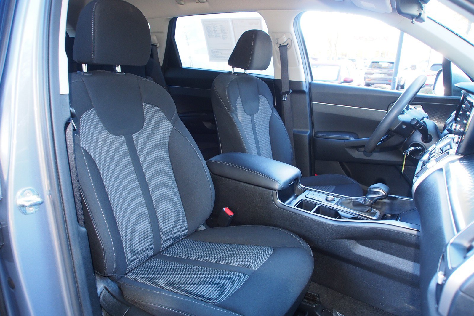 Used 2022 Kia Sorento LX FWD image 11