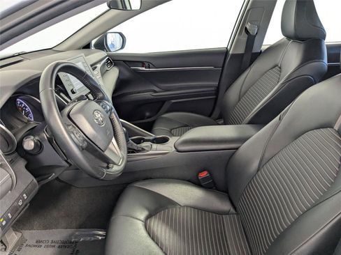 Certified 2022 Toyota Camry SE image 8