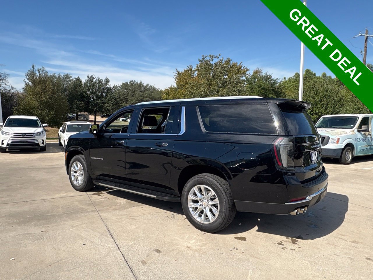 Used 2025 Chevrolet Suburban Premier AWD/4WD image 7