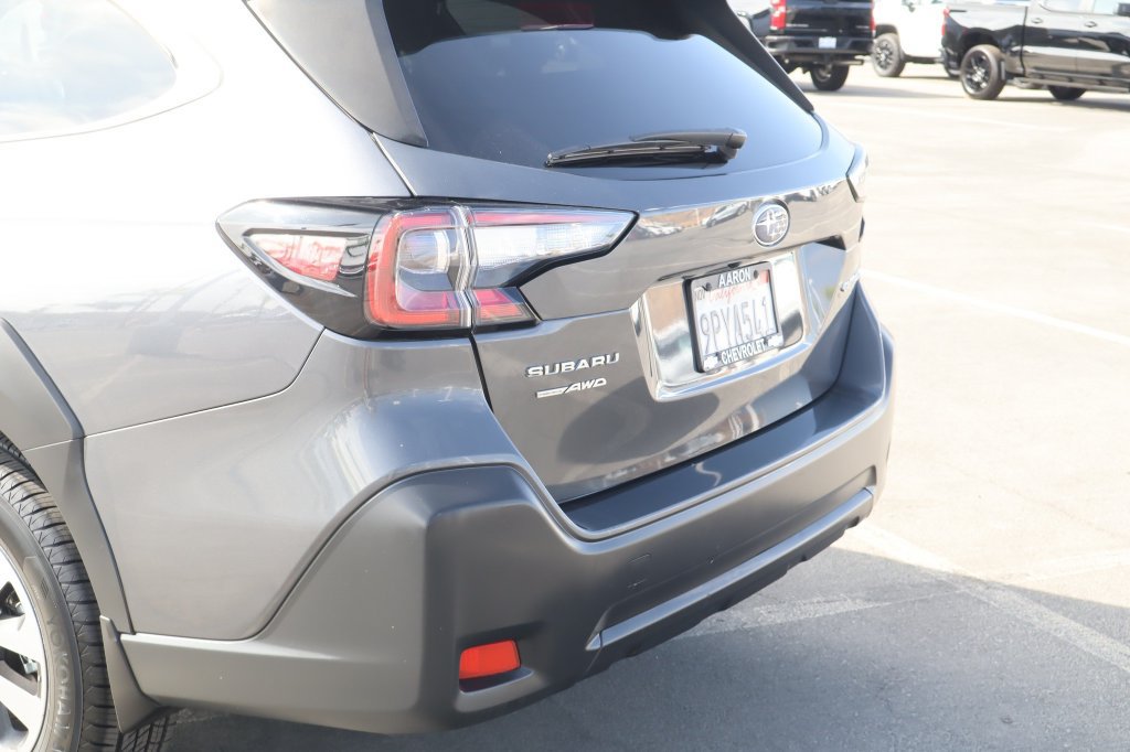 Used 2025 Subaru Outback Premium AWD/4WD image 16