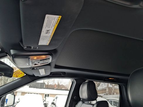 Used 2015 Jeep Grand Cherokee Overland AWD/4WD image 15