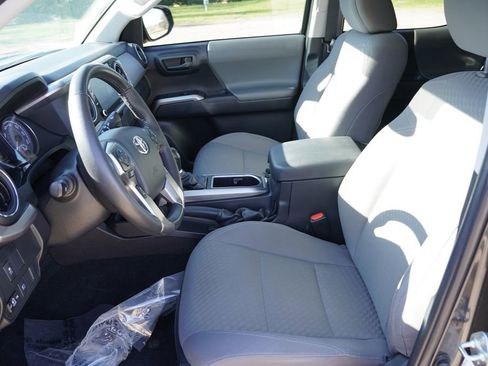 Used 2023 Toyota Tacoma SR5 AWD/4WD image 16