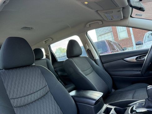 Used 2017 Nissan Rogue S AWD/4WD image 21