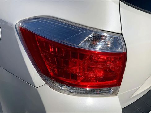 Used 2013 Toyota Highlander SE image 29