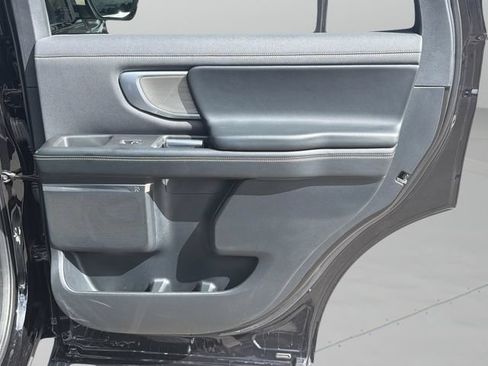 Used 2025 Ford Expedition Platinum AWD/4WD image 40