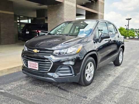 Used 2020 Chevrolet Trax LS FWD image 3