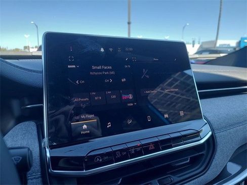 New 2024 Jeep Compass Latitude image 16