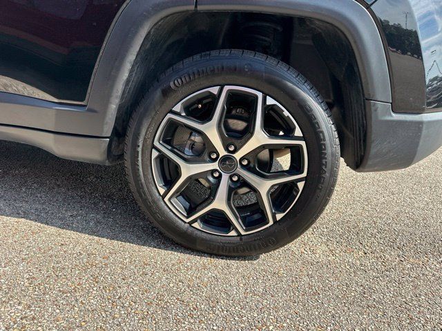 Used 2025 Jeep Compass Limited AWD/4WD image 5