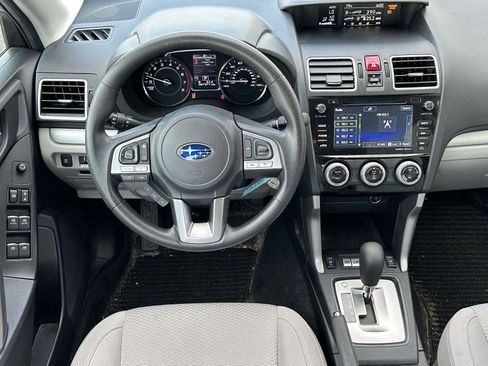 Used 2017 Subaru Forester 2.5i Premium image 9