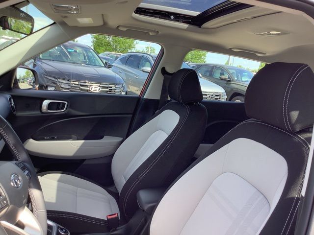 Used 2026 Hyundai Venue SEL FWD image 25