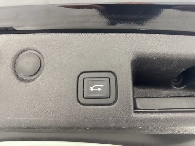 Used 2024 Chevrolet Equinox LT w/ LPO, Floor Liner Package FWD image 27