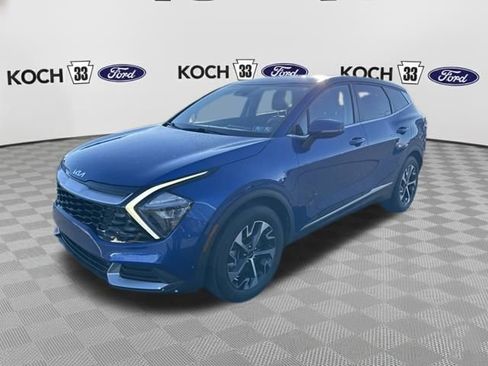 Used 2023 Kia Sportage EX image 3