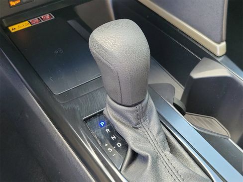 Used 2025 Toyota Camry LE image 28