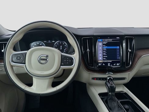 Used 2021 Volvo XC60 T5 Momentum w/ Climate Package AWD/4WD image 27