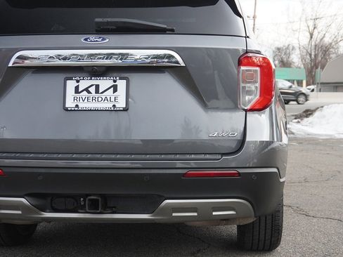 Used 2022 Ford Explorer XLT w/ Equipment Group 202A image 19