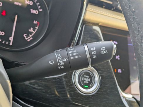 Used 2022 Cadillac XT6 Premium Luxury w/ Technology Package image 33