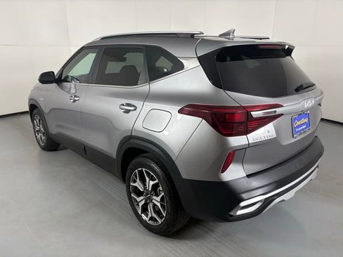 Used 2022 Kia Seltos EX image 6