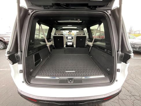 New 2026 Jeep Grand Wagoneer L Summit image 9