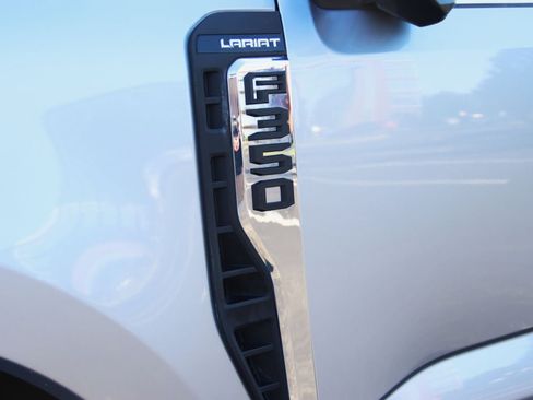 Used 2023 Ford F350 Lariat w/ Lariat Ultimate Package AWD/4WD image 30