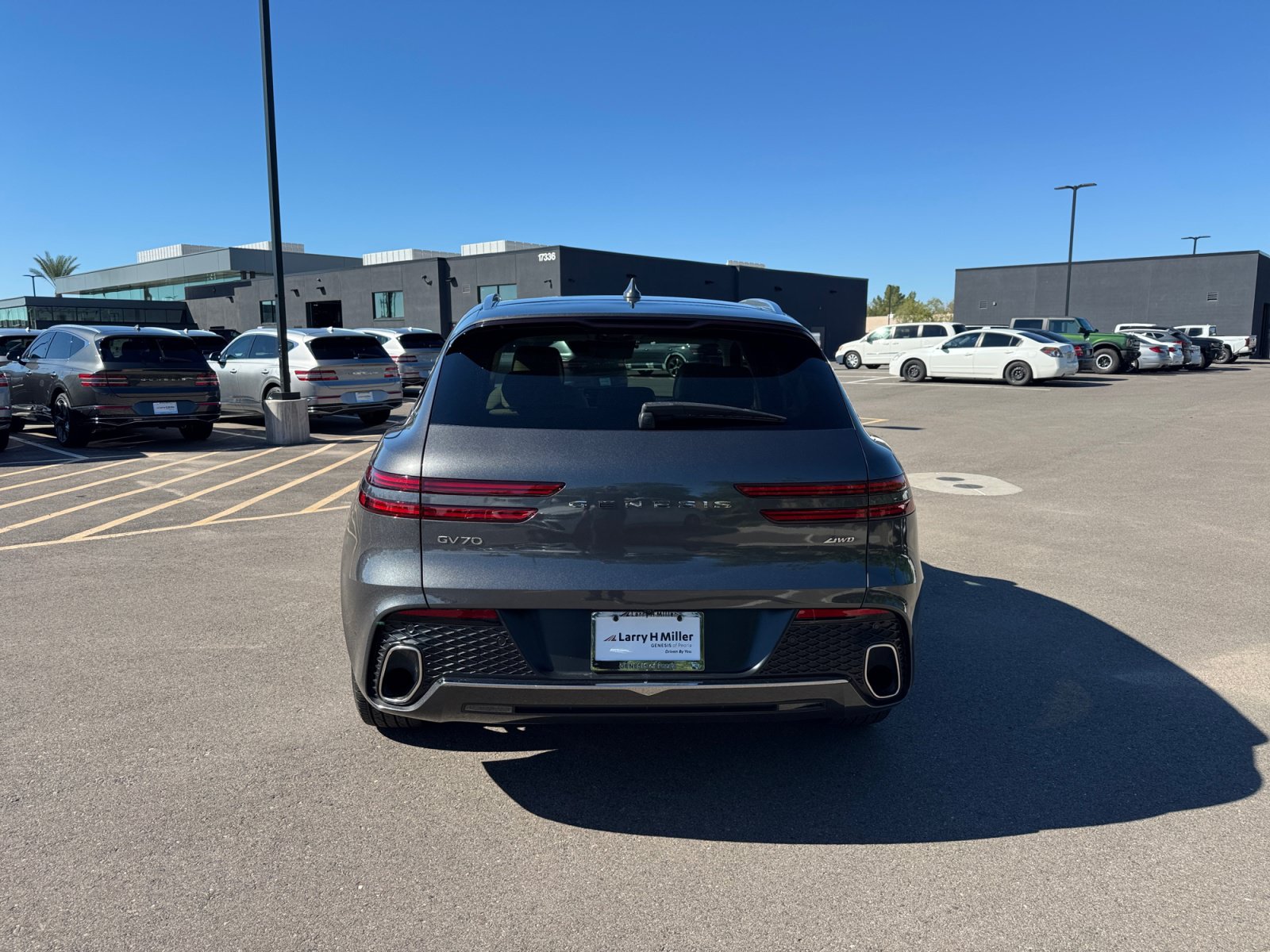 Used 2023 Genesis GV70 2.5T w/ Select Package AWD/4WD image 4