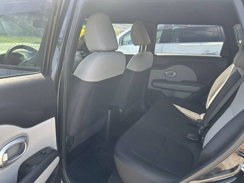 Used 2014 Kia Soul FWD image 7