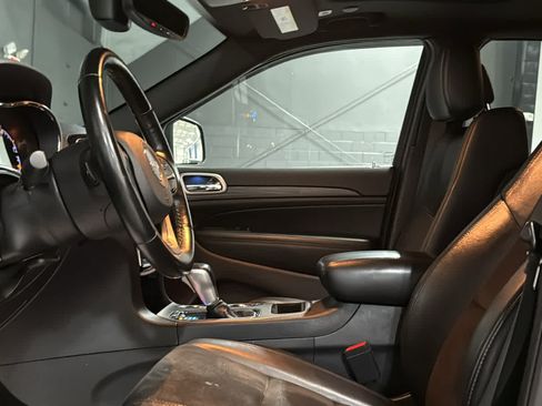 Used 2020 Jeep Grand Cherokee Altitude AWD/4WD image 10