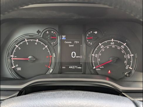 Used 2024 Toyota 4Runner SR5 Premium w/ Moonroof Package AWD/4WD image 15