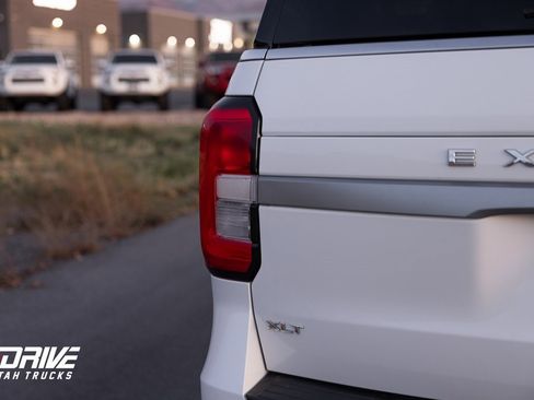 Used 2022 Ford Expedition Max XLT image 12