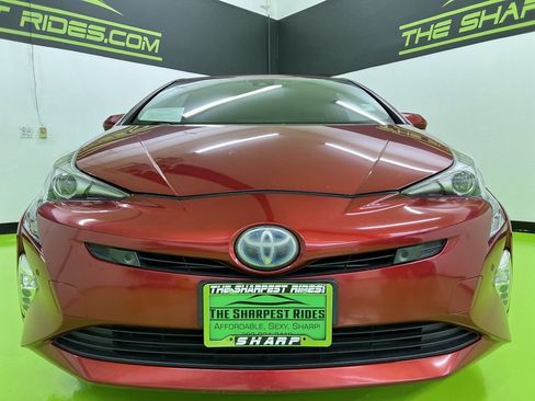 Used 2017 Toyota Prius FWD image 3