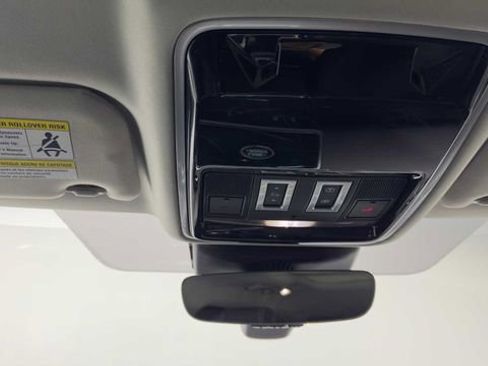 Used 2019 Land Rover Range Rover Velar P250 Base image 17