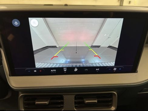 New 2025 Ford Maverick XL image 12