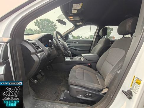 Used 2016 Ford Explorer XLT AWD/4WD image 17