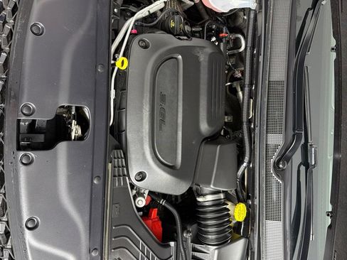 Used 2021 Chrysler Pacifica Touring-L image 28