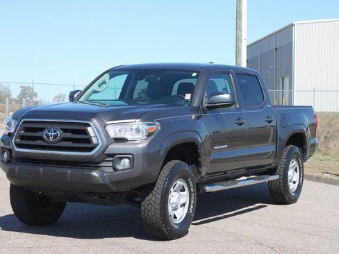 Used 2020 Toyota Tacoma SR5 image 2