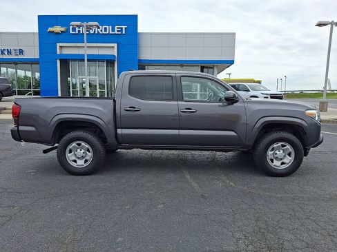 Used 2022 Toyota Tacoma SR w/ SR Convenience Package RWD image 7