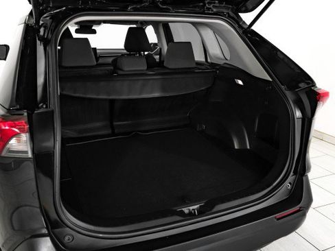 Used 2022 Toyota RAV4 XLE image 47